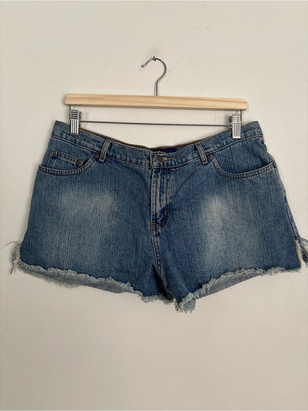 VTG 2000s SO Jean Shorts Cutoffs Raw Frayed Hem Boho Indie Medium Wash Size 15/L